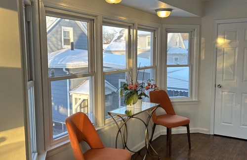Wyandotte Maison | Elegant three-bedroom cozy family house 10-minute walk to downtown Wyandotte