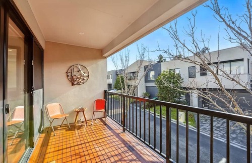 Coburg North Maison | Elegant Townhouse in Coburg North with parking
