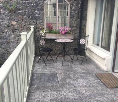 Birr Maison | Elegant Townhouse steps from historic Birr Castle