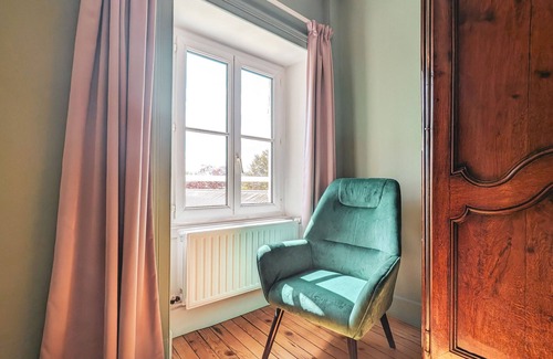 Chateauroux Cottage | Maison de maître avec jardin, spa et parking au cœur de Châteauroux