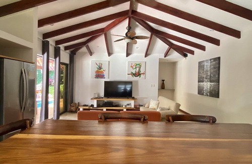 Puerto Carrillo Villa | Villa tropicale avec piscine et vue imprenable, a 5 minutes de Playa Carrillo