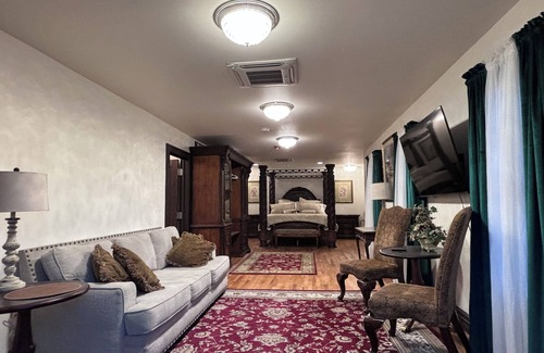 Excelsior Springs Lit Et Petit-Déjeuner | Elegant two room loft in historic downtown Excelsior Springs.
