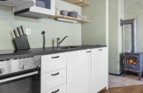 Engen Appartement | Elegant Urban Apartment