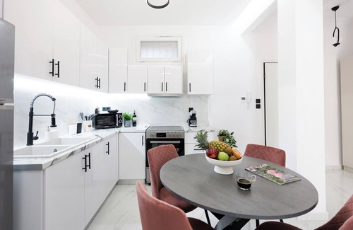Thessaloniki Appartement | Elegant Urban Home nn2-bedroom apartment with WiFi, AC in wonderful Thessaloniki
