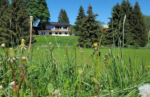 Usseln Maison | Elegant vacation home with stunning views on a small ski slope