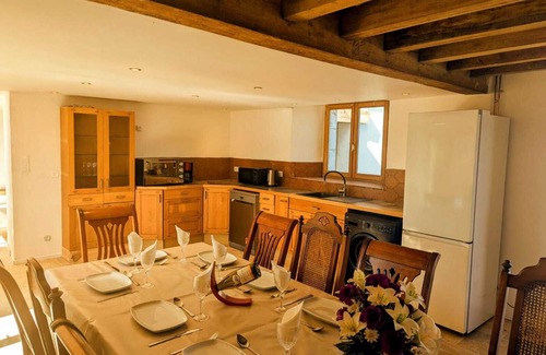 Sigoules Villa | Stunning Peaceful Villa with Pool