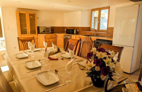 Sigoules Villa | Stunning Peaceful Villa with Pool