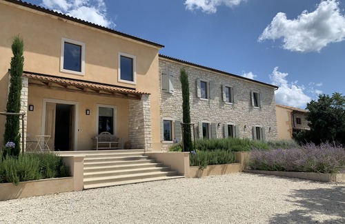Modrusani Villa | Luxueuse villa 400 m2, jardin, piscine, jardin, pétanque, parking, climatisée.