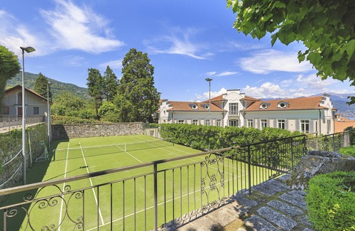 Stresa Villa | Villa élégante avec piscine et tennis à côté du centre-ville! - Villa Virginia