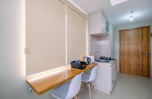 Duren Sawit Appartement | Elegant Studio Apartment at Gateway Park LRT City
