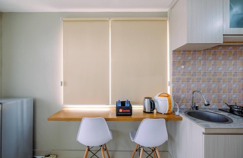 Duren Sawit Appartement | Elegant Studio Apartment at Gateway Park LRT City