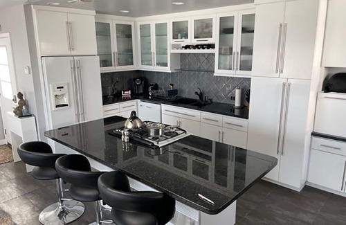 Naples Appartement | Elegant with spectacular view & steps to so much.
