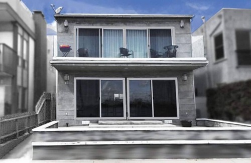 Naples Appartement | Elegant with spectacular view & steps to so much.