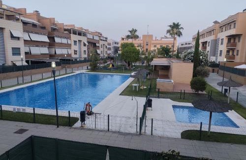Camas Appartement | Elegante apartamento con piscina A un paso de Sevilla San Miguel