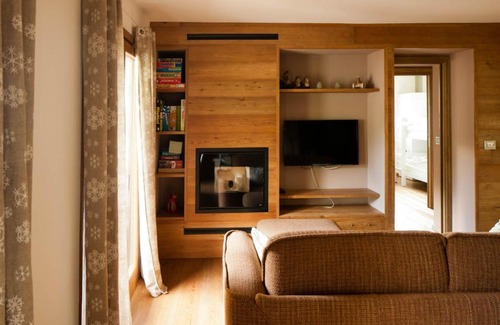 Gressan Appartement | Elegante attico sulle piste di Pila