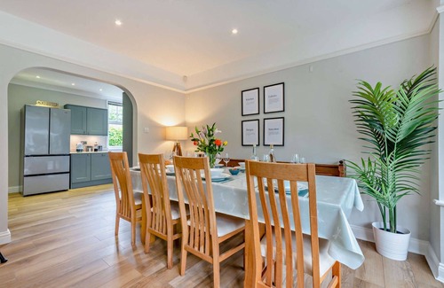 Bourton Cottage | Elegantly decorated, family friendly - Fosseside House