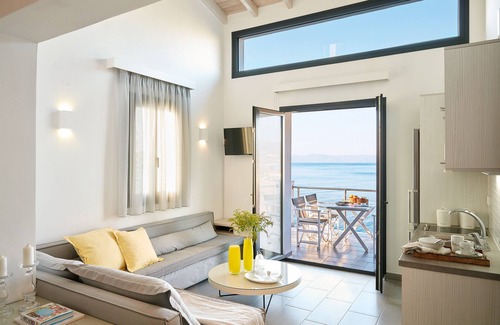 Anaxos Villa | Eleia Seafront Villas