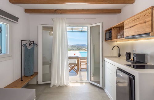 Milos Maison | Elements of Milos