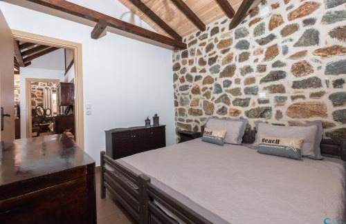Chrisi Akti Maison | Eleni's Stone House