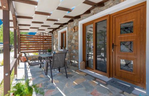 Chrisi Akti Maison | Eleni's Stone House