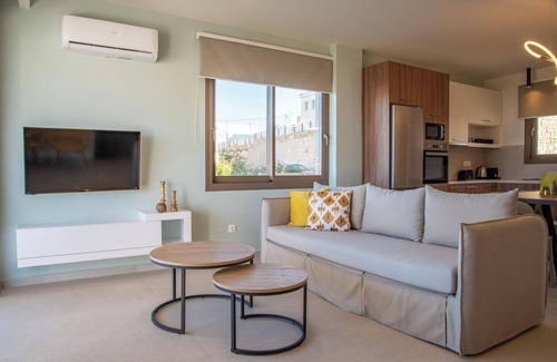 Adele Villa | Eleni - Trois Chambres Villa, Couchages 6