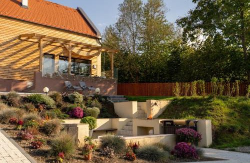 Bicfalau Villa | Eleonora Residence