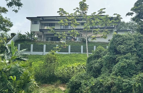 Cascada Azul Villa | Elevated 1200 Ft Cool Oceanview Villa with Pool & Wi-Fi, Close Dominical Beaches