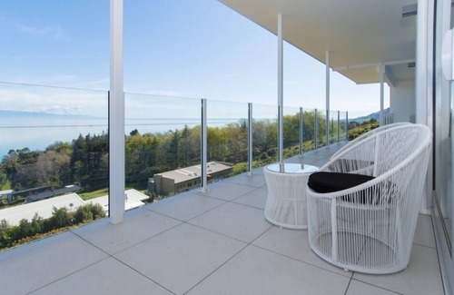 Atawhai Appartement | Elevated Sea View Studio Apartment - Stunning Views over Nelson's Tasman Bay