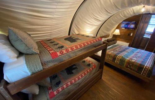 Bridgeport Maison | Elevated West Wagon Stay - Spacious Cozy and Charming