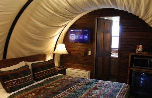 Bridgeport Maison | Elevated West Wagon Stay - Spacious Cozy and Charming