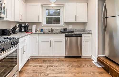 Elgin Maison | Elgin FHS Rental- Jay St