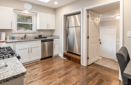 Elgin Maison | Elgin FHS Rental- Jay St