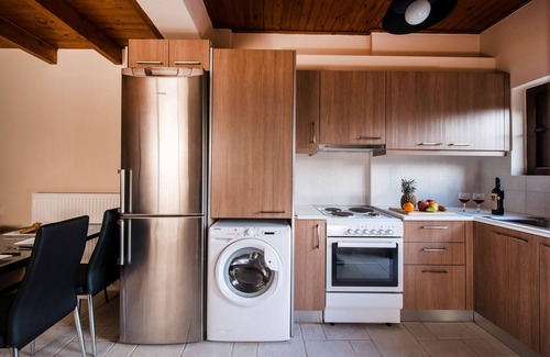 Palaiokastro Chalet De Ski | Elia 3 ,cozy two-level maisonette,close to Heraklion