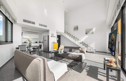 Neve Tzedek Appartement | Elifelet Luxury Pool and Balcony By Nimizz