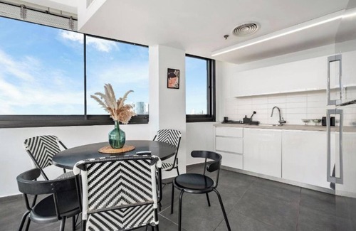 Neve Tzedek Appartement | Elifelet Luxury Pool and Balcony By Nimizz
