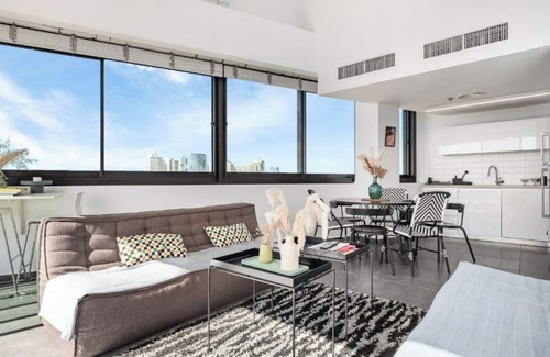 Neve Tzedek Appartement | Elifelet Luxury Pool and Balcony By Nimizz