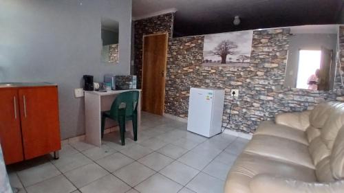 Louis Trichardt Maison | Elim Pink House Accommodation