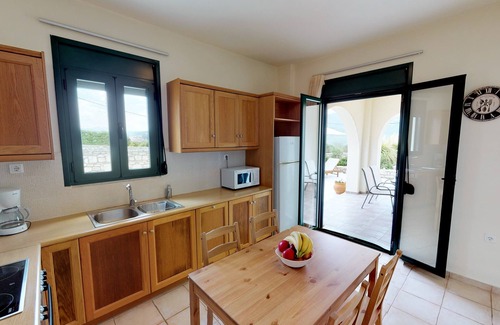 Asprouliani Villa | Eleanna Villas. Villa Anna