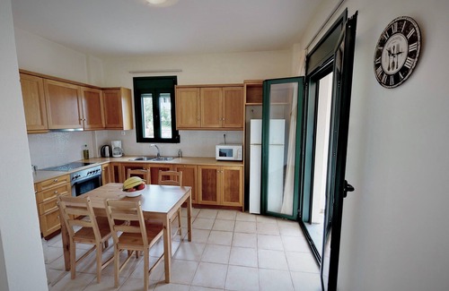Asprouliani Villa | Eleanna Villas. Villa Anna
