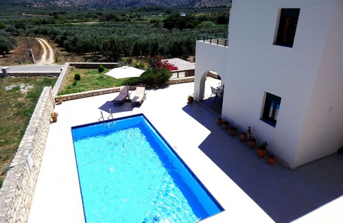 Asprouliani Villa | Eleanna Villas. Villa Anna
