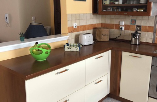 Patras Appartement | Elina’s spacious apartment in Patras with private parking