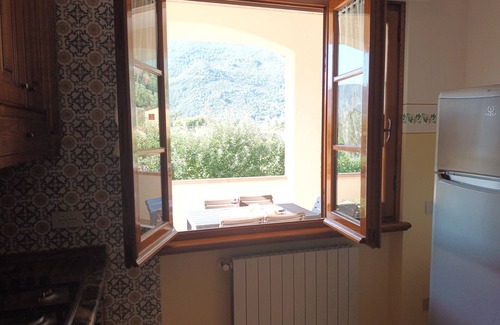 Camaiore Appartement | Elisabeth house comfort & relaxation.Among the hills and the sea in absolute peace.