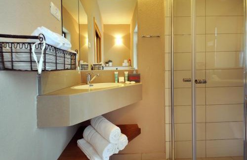 Amka Cabine | Elisheva Boutique Suite