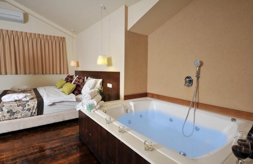 Amka Cabine | Elisheva Boutique Suite