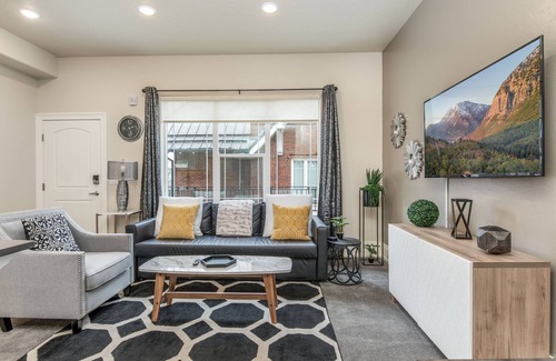 North Park Appartement | ★ Elite 1 Bedroom Suite ★ 400+Wi-Fi★King Bed★ BYU★
