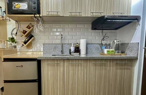 Alabang Copropriété | Elite Escapes/staycation in Alabang with High speed WIFI up to 200mbps +Netflix