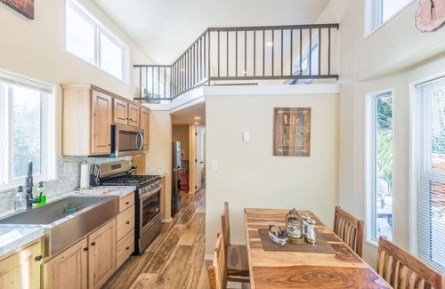 Forks Maison | ElkCreekInn: creekside tiny home