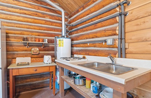 Cheyenne Crossing Cabine | Elkhorn Cabine avec Porche de couchage