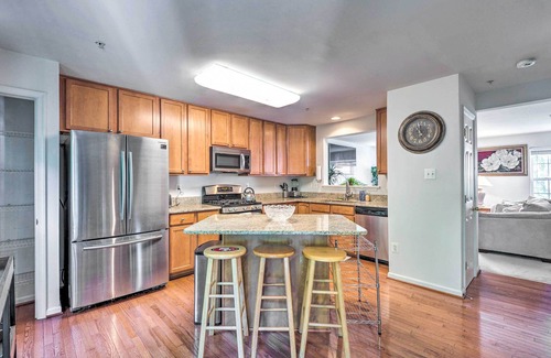 Elkridge Maison | Elkridge Townhome ~ 15 Mi to Dtwn Baltimore!