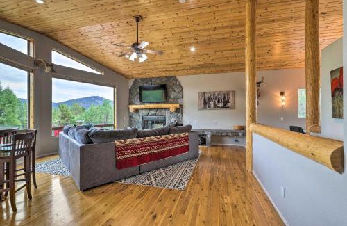 Payson Maison | Elkwood Lodge Cabin with Hot Tub in Star Valley!